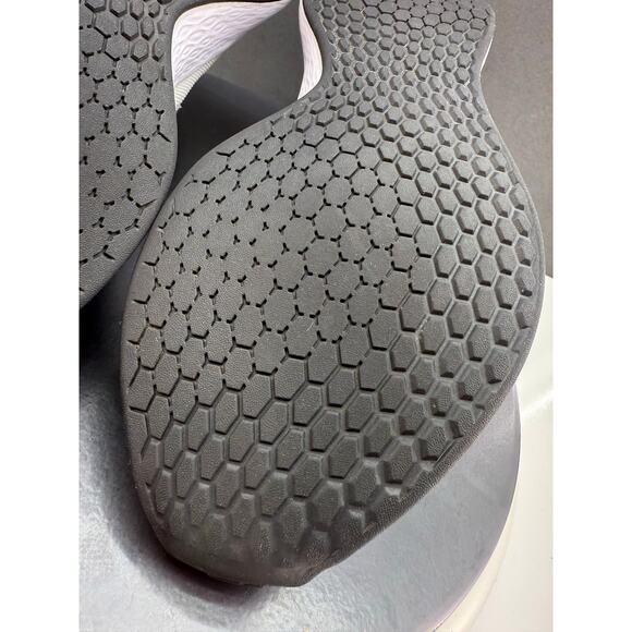 New Balance Fresh Foam Roav Womens Size 8.5 White Black Running Shoes WROAVLW - Picture 13 of 14